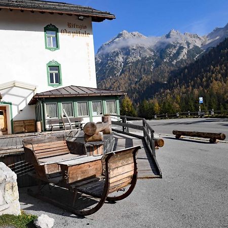 Ristorante Rifugio Ospitale Hotel Кортина д'Ампецо Екстериор снимка