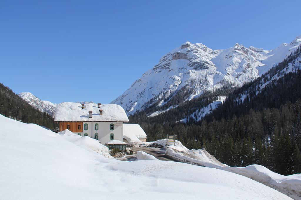 Ristorante Rifugio Ospitale Hotel Кортина д'Ампецо Екстериор снимка