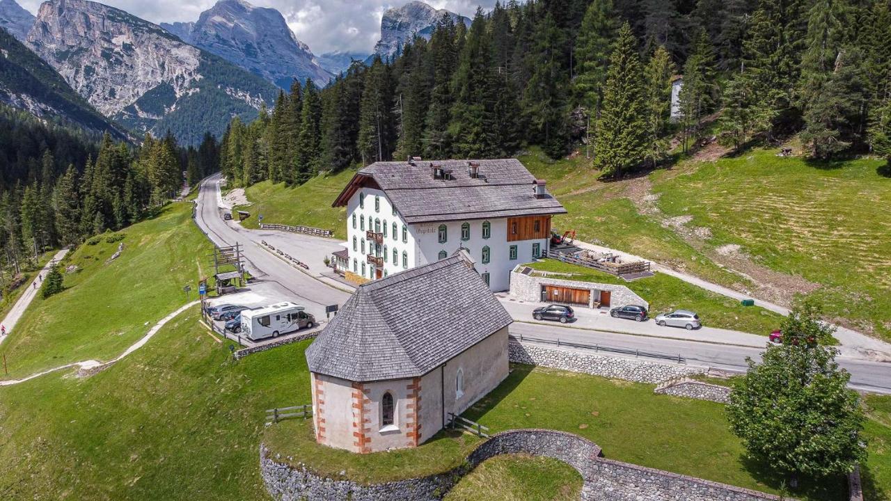 Ristorante Rifugio Ospitale Hotel Кортина д'Ампецо Екстериор снимка