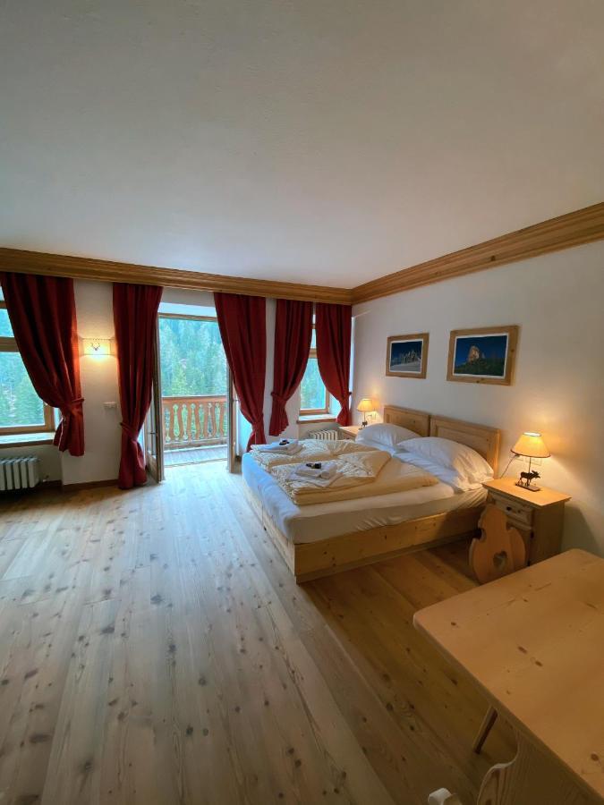 Ristorante Rifugio Ospitale Hotel Кортина д'Ампецо Екстериор снимка